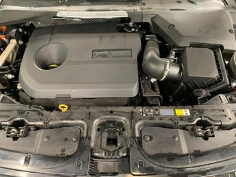 Land Rover Range Rover Evoque 1.5 P300e 12.2kWh R-Dynamic S Plug-in 4WD (309 ps) - REVERSE CAM