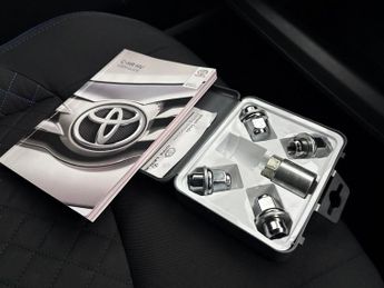Toyota C-HR 1.8 VVT-h Dynamic CVT (122 ps) - REVERSE CAM - NAV - HEATED SEAT