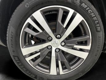 Peugeot 3008 1.6 13.2kWh Allure Premium Plug-in e-EAT (225 ps) - REVERSE CAM 