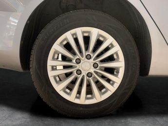 MG Mg5 52.5kWh Excite (156 ps) - AUTO HEADLIGHTS - DAB - USB AUDIO