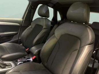 Audi Q3 1.4 TFSI CoD S line Edition S Tronic (150 ps) - SPORTS SEATS - D