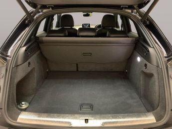 Audi Q3 1.4 TFSI CoD S line Edition S Tronic (150 ps) - SPORTS SEATS - D