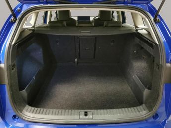 Skoda Enyaq 62kWh 60 (DC120kW) (179 ps) - AMBIENT INTERIOR LIGHTING - ISOFIX
