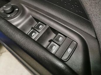 Skoda Enyaq 62kWh 60 (DC120kW) (179 ps) - AMBIENT INTERIOR LIGHTING - ISOFIX
