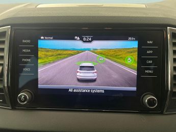 Skoda Karoq 1.5 TSI ACT SE L DSG (150 ps) - SMARTLINK - REVERSE CAM - NAV