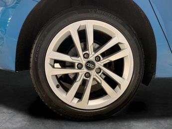 Audi A3 1.4 TFSIe 40 Sport Sportback Plug-in S Tronic 13kWh (204 ps) - B