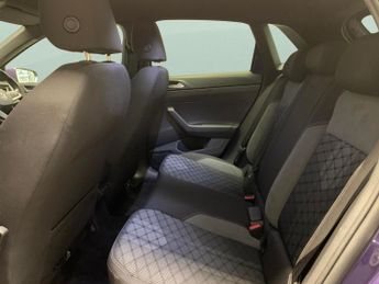 Volkswagen Polo 1.0 TSI R-Line DSG (95 ps) - PARK SENSORS - AIR CON - DAB
