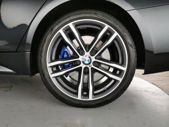 BMW 320 2.0 320d M Sport Shadow Edition xDrive (190 ps) - PADDLE SHIFT -