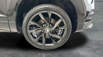 Skoda Karoq 1.5 TSI ACT SportLine DSG (150 ps) - KEYLESS START - AUTO HEADLI