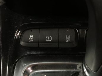 Vauxhall Crossland X 1.2 Turbo SE (110 ps) - SPEED LIMIT RECOG - CLIMATE CONTROL - DI