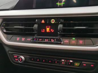 BMW 1 Series 1.5 118i SE DCT (140 ps) - PARK SENSORS - DIGITAL DASH