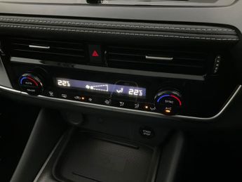 Nissan Qashqai 1.5 h e-POWER N-Connecta (190 ps) - 360 CAM - LED - REVERSE CAM