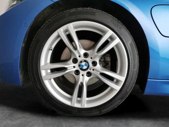 BMW 3 Series 2.0 330e 7.6kWh M Sport Plug-in (252 ps) - INTERIOR COMFORT PACK