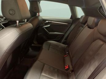 Audi A3 1.4 TFSIe 40 Sport Sportback Plug-in S Tronic 13kWh (204 ps) - M