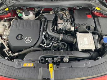 Mercedes-Benz GLA 1.3 GLA250e 15.6kWh Exclusive Edition Plug-in 8G-DCT (218 ps) - 
