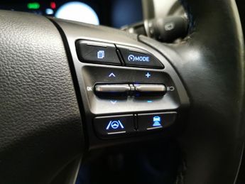 Hyundai Kona 64kWh Premium (10.5kW Charger) (204 ps) - HEATED SEATS - HEATED 