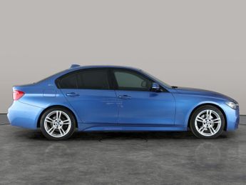 BMW 3 Series 2.0 330e 7.6kWh M Sport Plug-in (252 ps) - INTERIOR COMFORT PACK