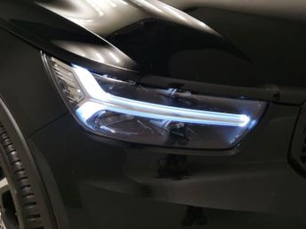 Volvo XC40 1.5h T5 Twin Engine Recharge 10.7kWh R-Design Pro Plug-in (262 p