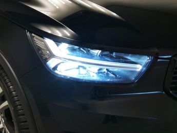 Volvo XC40 1.5h T5 Twin Engine Recharge 10.7kWh R-Design Pro Plug-in (262 p