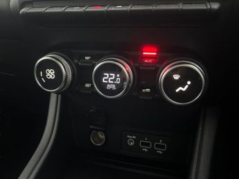 Renault Captur 1.6 E-TECH 9.8kWh SE Edition Plug-in (160 ps) - CRUISE - SPEED L
