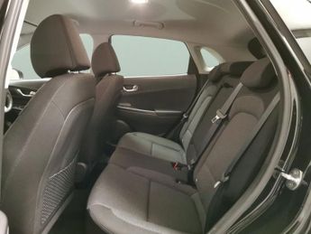 Hyundai Kona 39kWh Premium (10.5kW Charger) (136 ps) - HEATED SEATS - HEATED 