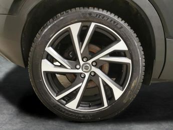 Volvo XC40 1.5h T5 Twin Engine Recharge 10.7kWh R-Design Pro Plug-in (262 p