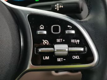 Mercedes-Benz EQA EQA 250 66.5kWh Sport (190 ps) - BLUETOOTH - CRUISE - DRIVING MO