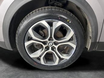 Renault Captur 1.6 E-TECH 9.8kWh SE Edition Plug-in (160 ps) - CRUISE - SPEED L