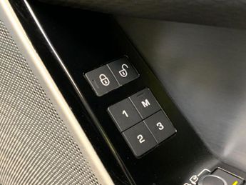 Land Rover Range Rover Velar 2.0 D240 R-Dynamic SE 4WD (240 ps) - CARPLAY - KEYLESS ENTRY - A