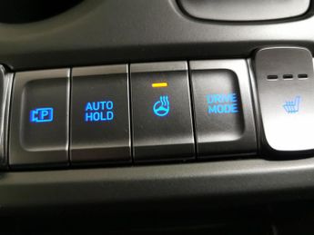 Hyundai Kona 39kWh Premium (10.5kW Charger) (136 ps) - HEATED SEATS - HEATED 