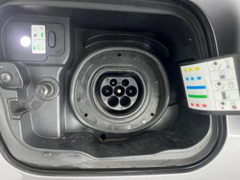Renault Captur 1.6 E-TECH 9.8kWh SE Edition Plug-in (160 ps) - CRUISE - SPEED L