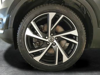 Volvo XC40 1.5h T5 Twin Engine Recharge 10.7kWh R-Design Pro Plug-in (262 p
