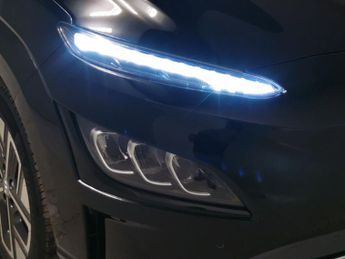 Hyundai Kona 39kWh Premium (10.5kW Charger) (136 ps) - HEATED SEATS - HEATED 