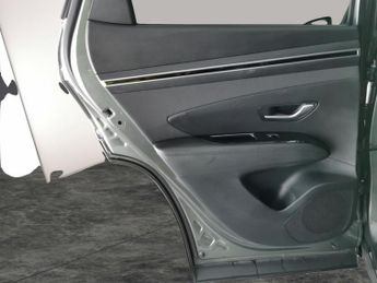 Hyundai Tucson 1.6 T-GDi MHEV SE Connect DCT (150 ps) - NAV - BLUETOOTH - CRUIS