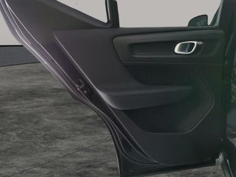 Volvo XC40 1.5h T4 Recharge 10.7kWh R-Design Plug-in (211 ps) - HEATED STEE