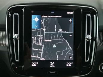 Volvo XC40 1.5h T4 Recharge 10.7kWh R-Design Plug-in (211 ps) - HEATED STEE