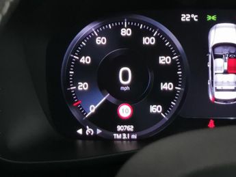 Volvo XC40 1.5h T4 Recharge 10.7kWh R-Design Plug-in (211 ps) - HEATED STEE