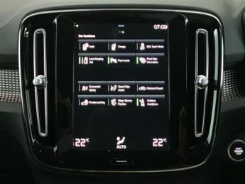 Volvo XC40 1.5h T4 Recharge 10.7kWh R-Design Plug-in (211 ps) - HEATED STEE