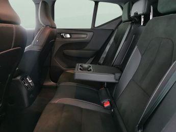 Volvo XC40 1.5h T4 Recharge 10.7kWh R-Design Plug-in (211 ps) - HEATED STEE