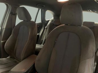 BMW X1 2.0 20i M Sport xDrive (192 ps) - SEATS - SLIDING REAR BENCH