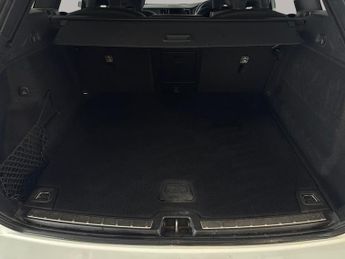 Volvo XC60 2.0 B4 MHEV Plus AWD (197 ps) - CARPLAY - KEYLESS ENTRY - SURROU