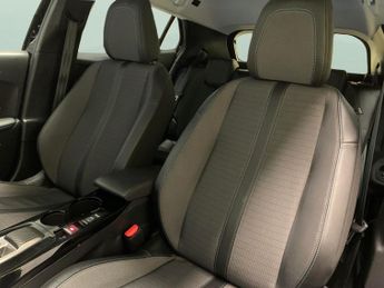 Peugeot E-2008 50kWh Allure Premium (7kW Charger) (136 ps) - LANE DEPARTURE  - 
