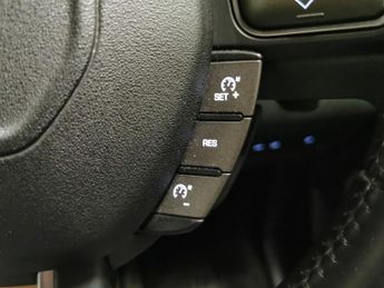 Land Rover Range Rover Evoque 2.0 TD4 Landmark 4WD (180 ps) - ELECTRIC SEATS - XENONS - BLUETO