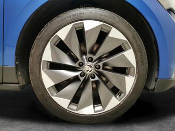 Skoda Enyaq 62kWh 60 (179 ps) - WIFI - BLUETOOTH - 19IN ALLOYS