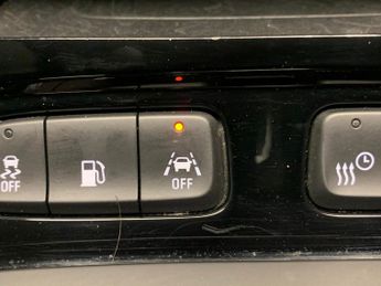 Vauxhall Grandland X 1.6 13.2kWh SRi Nav Plug-in 4WD 4 (300 ps) - AUTO PARK - LED - N