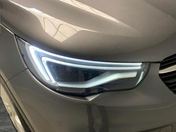 Vauxhall Grandland X 1.6 13.2kWh SRi Nav Plug-in 4WD 4 (300 ps) - AUTO PARK - LED - N