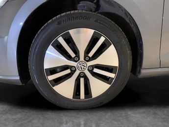 Volkswagen E-golf 35.8kWh e-Golf (136 ps) - LED - BLUETOOTH - PARK SENSORS