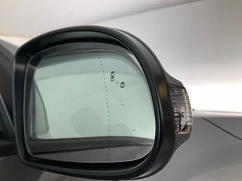 Hyundai Kona 39kWh Premium (10.5kW Charger) (136 ps) - REVERSE CAM - NAV - HE
