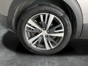 Peugeot 3008 1.6 13.2kWh Allure Plug-in e-EAT (225 ps) - BLIND SPOT ASSIST
