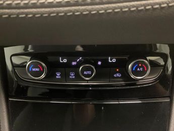 Vauxhall Grandland X 1.6 13.2kWh SRi Nav Plug-in 4WD 4 (300 ps) - AUTO PARK - LED - N